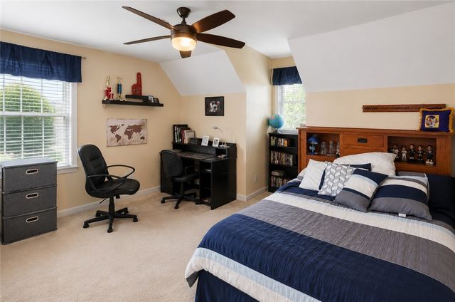 306 Providence Dr, Marshall, PA 15090