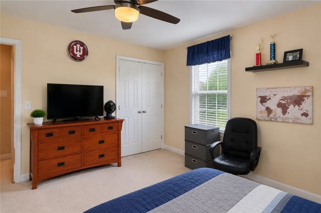 306 Providence Dr, Marshall, PA 15090
