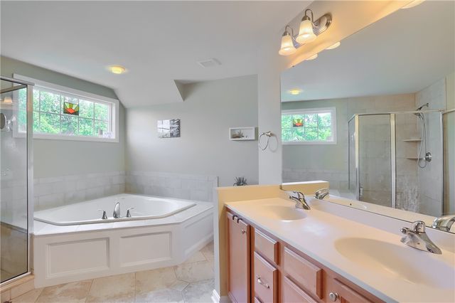 306 Providence Dr, Marshall, PA 15090