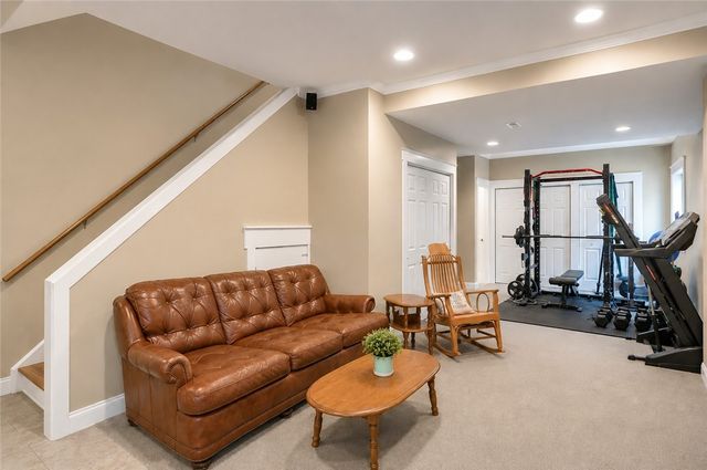 306 Providence Dr, Marshall, PA 15090