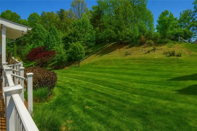 306 Providence Dr, Marshall, PA 15090