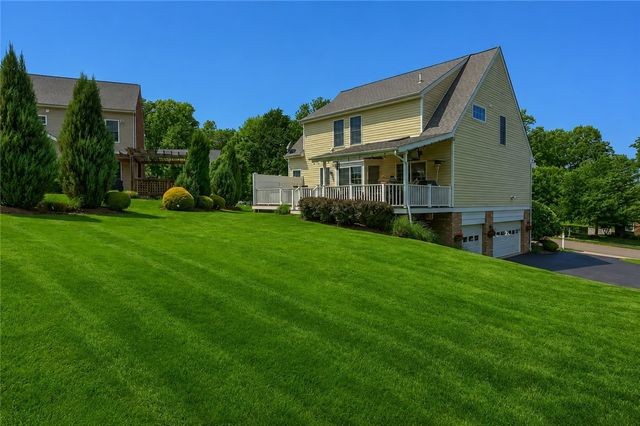 306 Providence Dr, Marshall, PA 15090