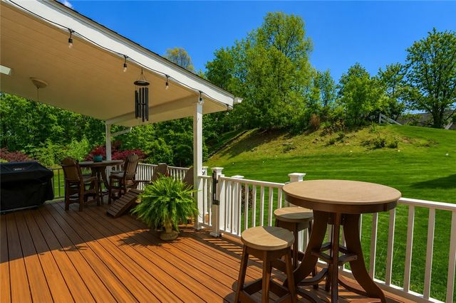 306 Providence Dr, Marshall, PA 15090