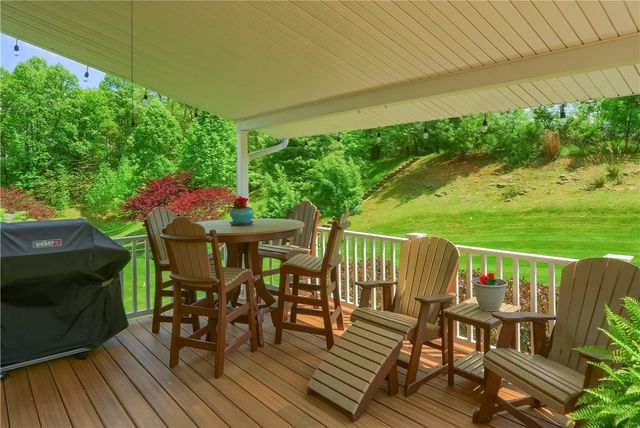 306 Providence Dr, Marshall, PA 15090