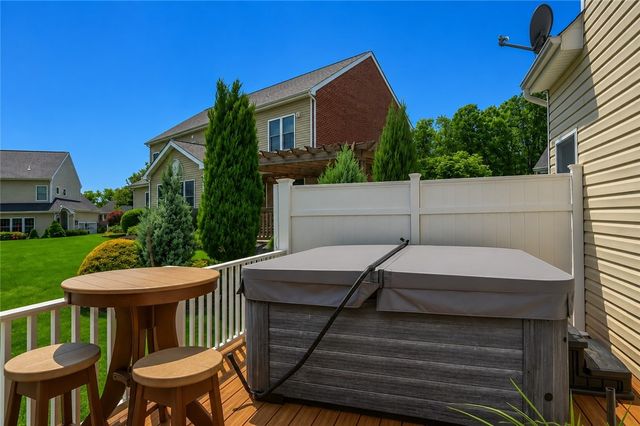 306 Providence Dr, Marshall, PA 15090