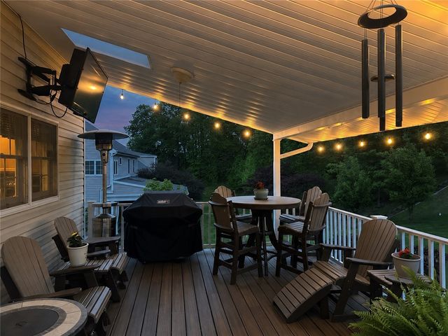 306 Providence Dr, Marshall, PA 15090