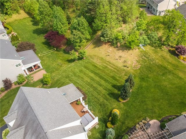 306 Providence Dr, Marshall, PA 15090