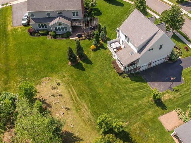 306 Providence Dr, Marshall, PA 15090