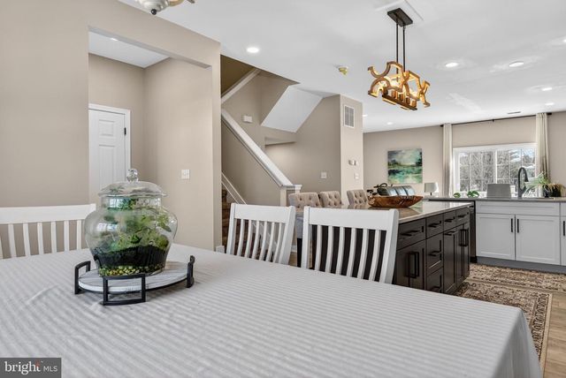 1120 BLUE BIRD LN, York, PA 17402