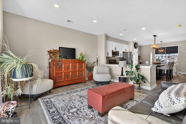 1120 BLUE BIRD LN, York, PA 17402