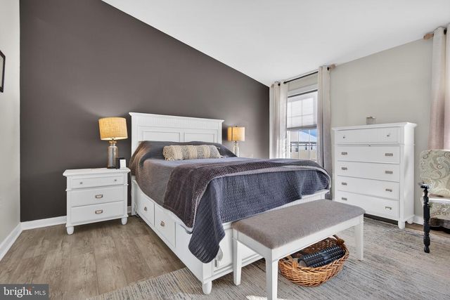 1120 BLUE BIRD LN, York, PA 17402