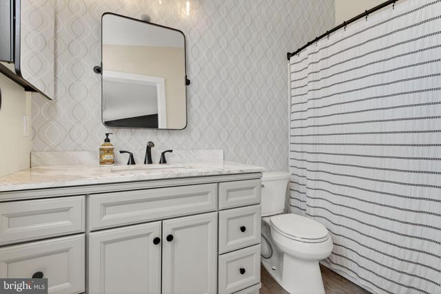 1120 BLUE BIRD LN, York, PA 17402