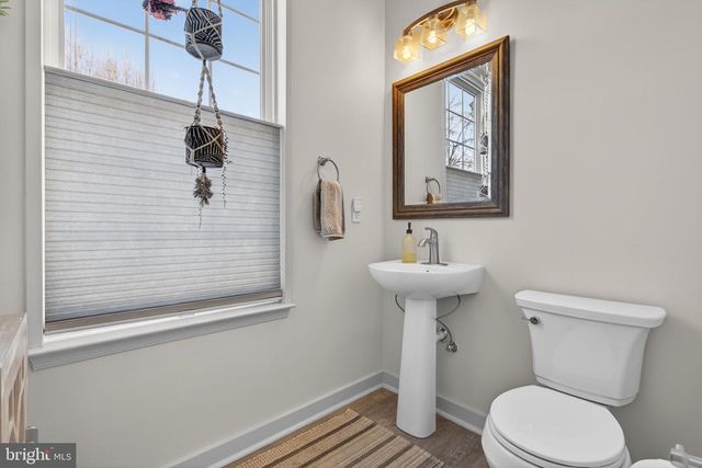 1120 BLUE BIRD LN, York, PA 17402