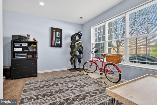 1120 BLUE BIRD LN, York, PA 17402