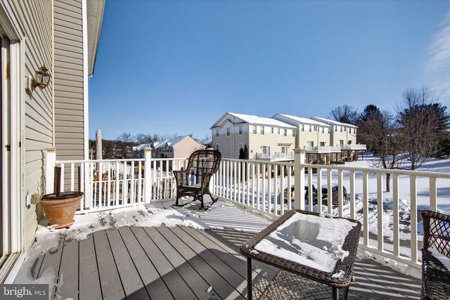 1120 BLUE BIRD LN, York, PA 17402