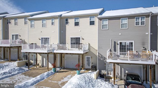 1120 BLUE BIRD LN, York, PA 17402