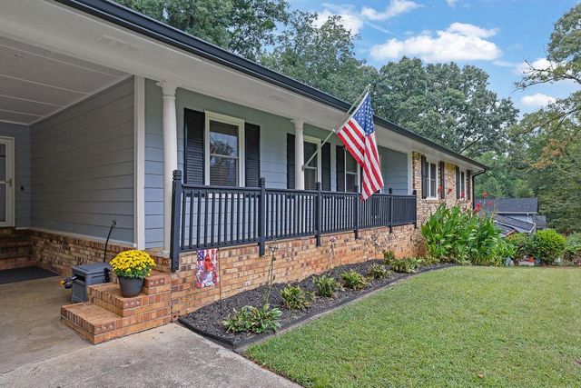 5041 Fitts Drive, Roswell, GA 30075