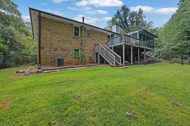 5041 Fitts Drive, Roswell, GA 30075