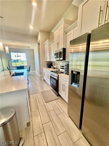 2512 NW 4th ST, Cape Coral, FL 33993