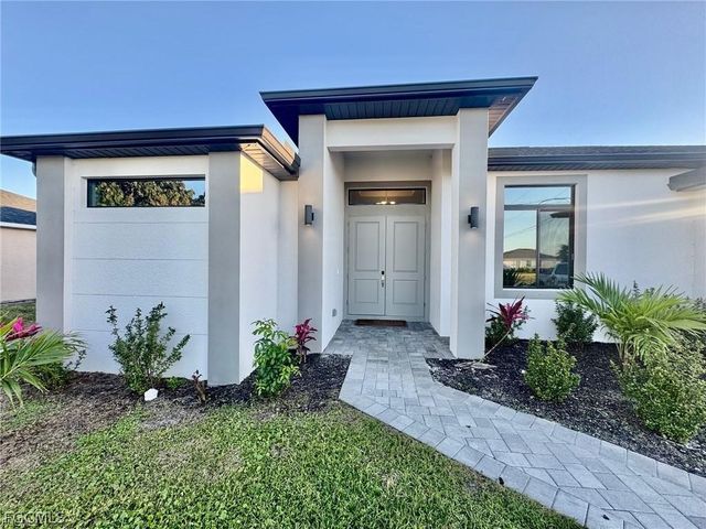 2512 NW 4th ST, Cape Coral, FL 33993