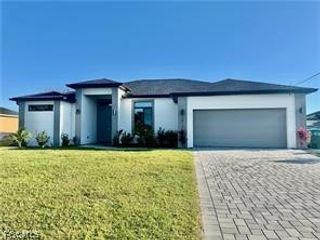 2512 NW 4th ST, Cape Coral, FL 33993