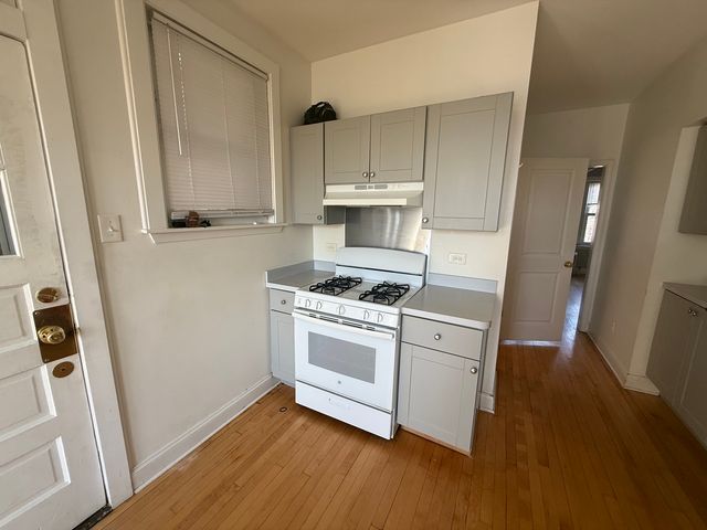 6914 W 21st Avenue 205, Berwyn, IL 60402