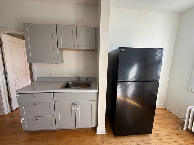 6914 W 21st Avenue 205, Berwyn, IL 60402