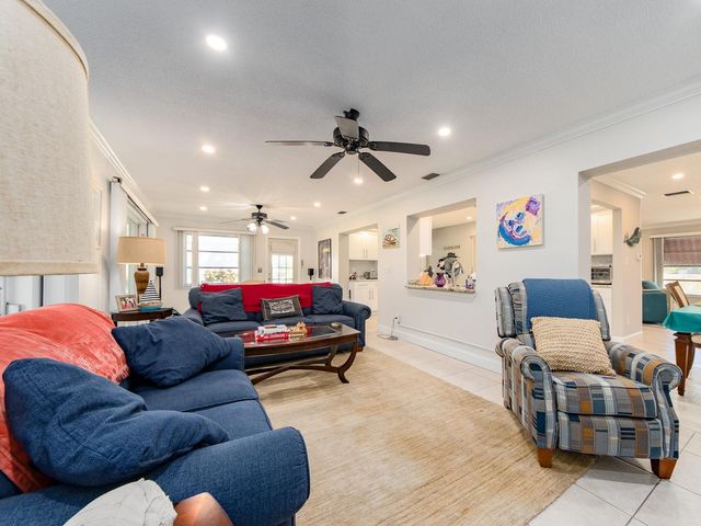 9234 141ST STREET, Seminole, FL 33776