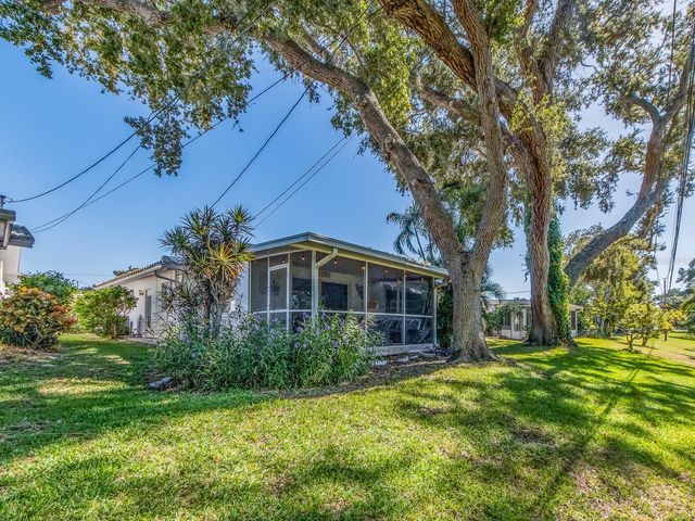 9234 141ST STREET, Seminole, FL 33776