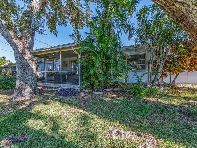 9234 141ST STREET, Seminole, FL 33776