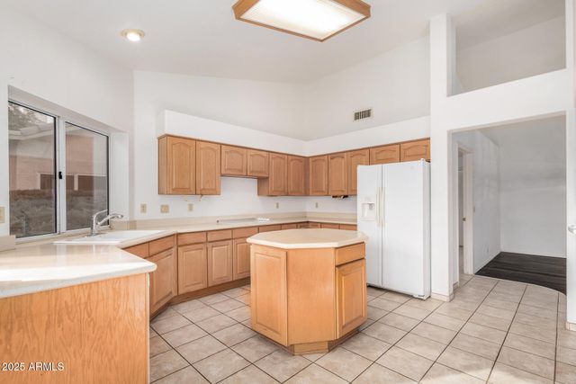 9007 W Kerry Lane, Peoria, AZ 85382