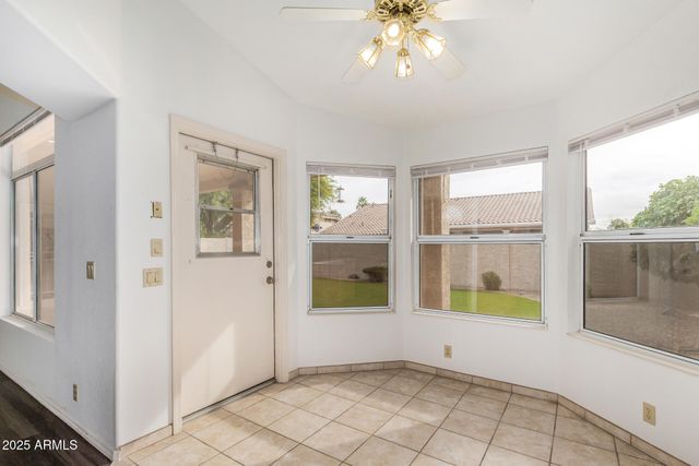 9007 W Kerry Lane, Peoria, AZ 85382