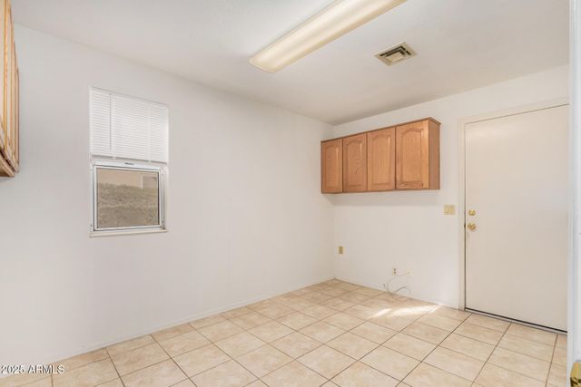 9007 W Kerry Lane, Peoria, AZ 85382