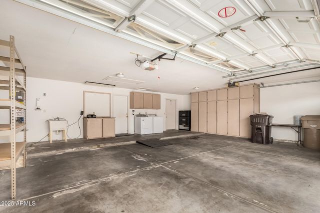 9007 W Kerry Lane, Peoria, AZ 85382