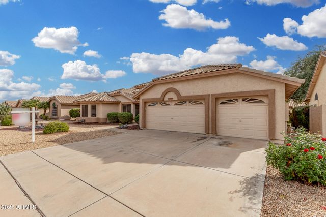 9007 W Kerry Lane, Peoria, AZ 85382