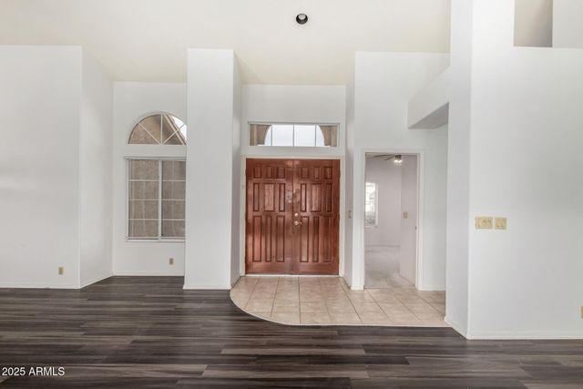 9007 W Kerry Lane, Peoria, AZ 85382