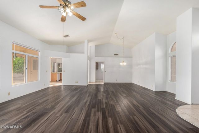 9007 W Kerry Lane, Peoria, AZ 85382