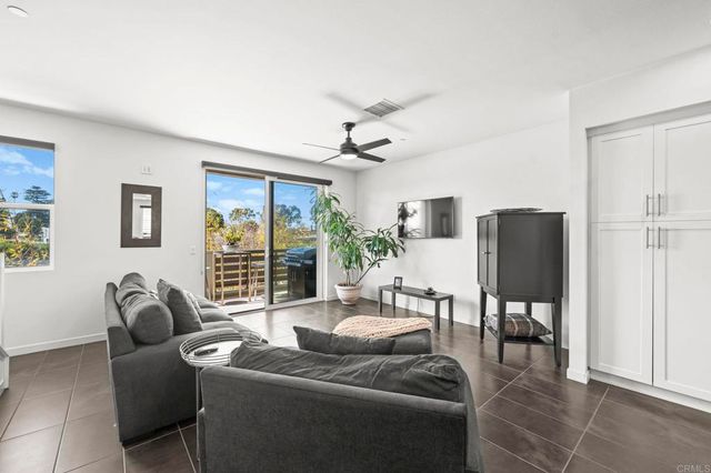 2563 State Street, Carlsbad, CA 92008