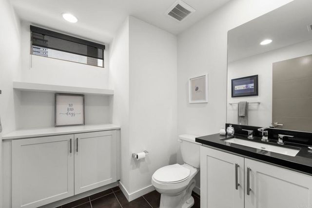 2563 State Street, Carlsbad, CA 92008