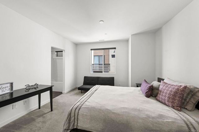 2563 State Street, Carlsbad, CA 92008