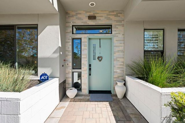 2563 State Street, Carlsbad, CA 92008