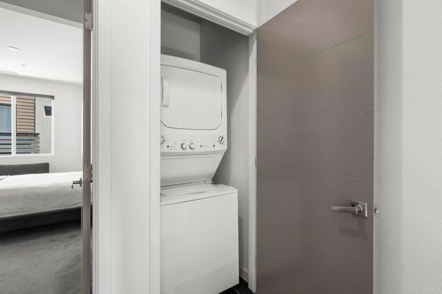 2563 State Street, Carlsbad, CA 92008