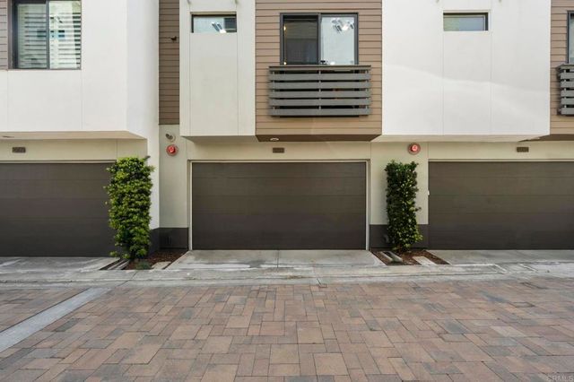 2563 State Street, Carlsbad, CA 92008