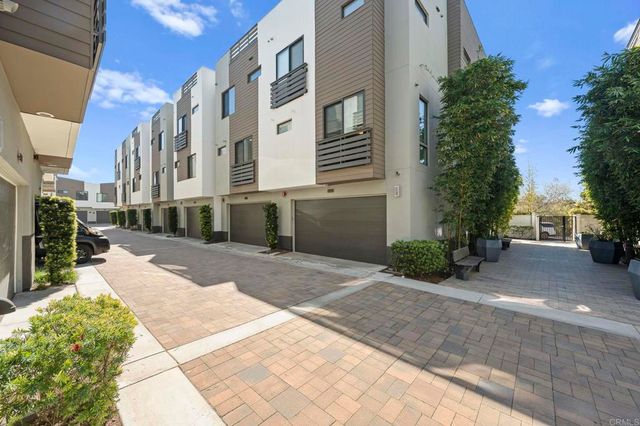 2563 State Street, Carlsbad, CA 92008