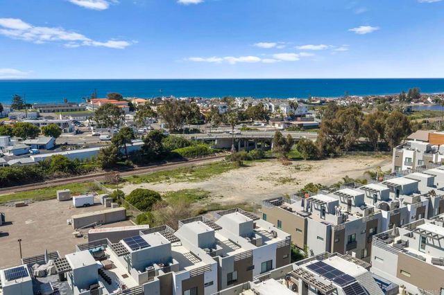 2563 State Street, Carlsbad, CA 92008