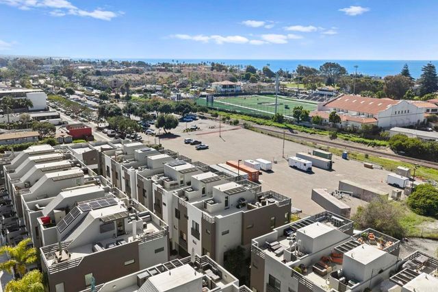 2563 State Street, Carlsbad, CA 92008