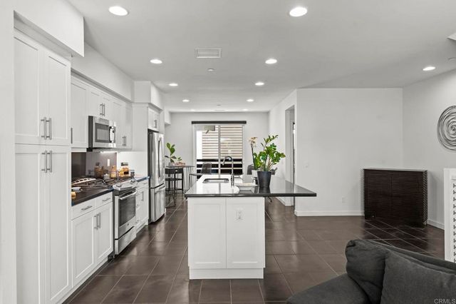 2563 State Street, Carlsbad, CA 92008