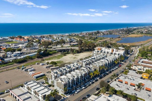 2563 State Street, Carlsbad, CA 92008