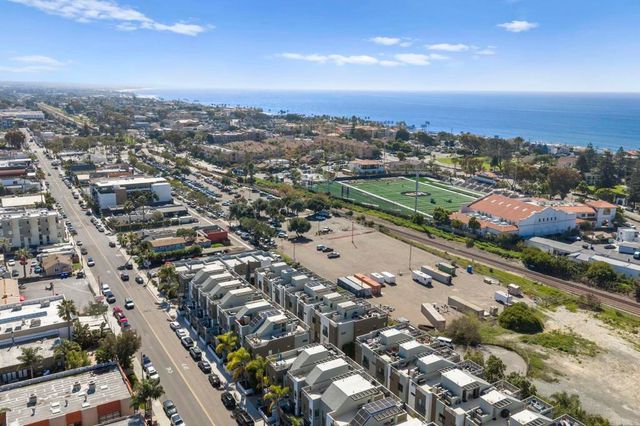 2563 State Street, Carlsbad, CA 92008