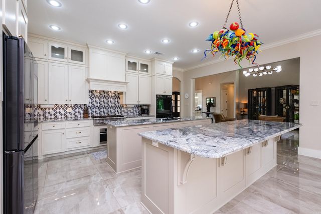 20 Accadia Ct, Little Rock, AR 72223